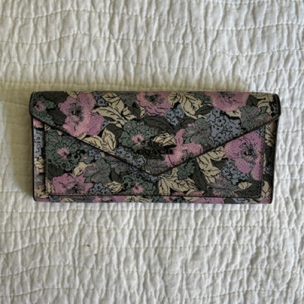 Coach Floral Clutch Wallet - Pink and Black Excellent Used Condtion